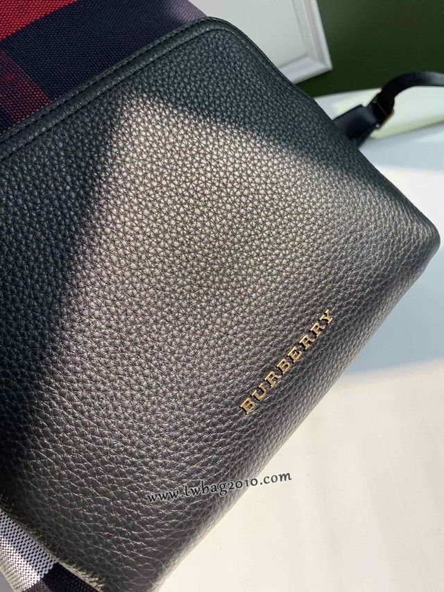 Burberry專門店新款Canvas格紋雙肩包 巴寶莉男士雙肩背包 yxb1511